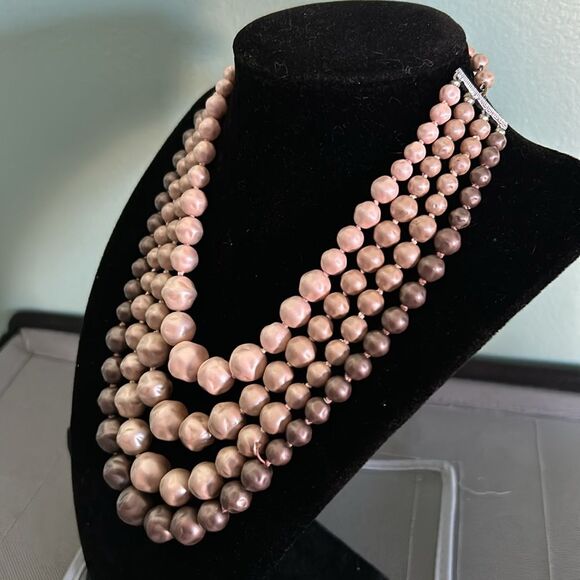 Vintage signed Japan 4 strand baroque style faux pearl choker - Picture 6 of 7